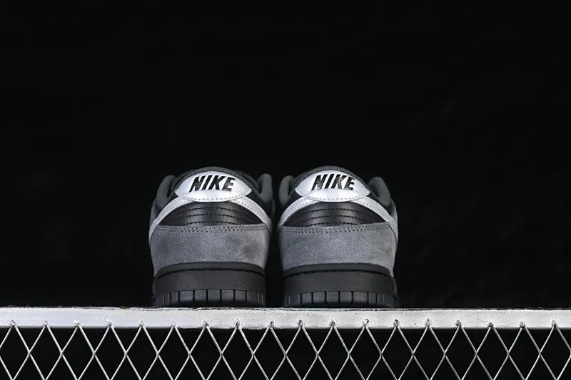 All categories Nk SB Dunk series Nk SB Dunk Low low-top sneakers Nike SB Dunk Low black and gray color low-top casual sneakers II7636-001